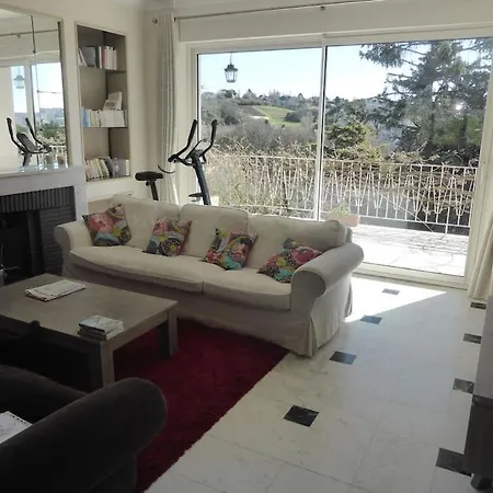 Tres Grande Maison Lumineuse Et Toute Equipee.